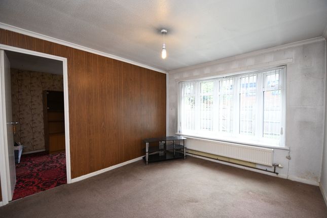26 Sedan Close, Salford photo 2