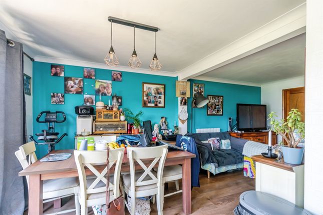 75, Addison Way, Bognor Regis photo 4