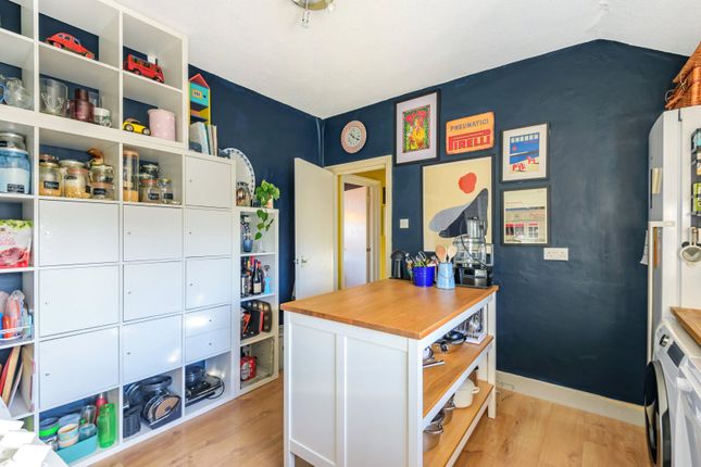 27B, The Parade, Claygate photo 4