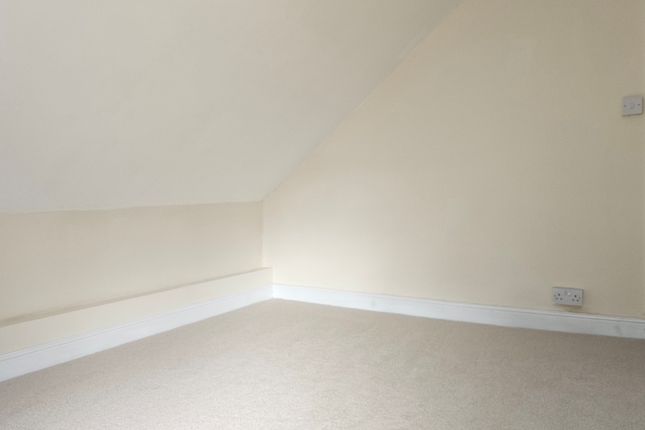 Flat 4, 77, Connaught Road, Cardiff, Cardiff photo 3