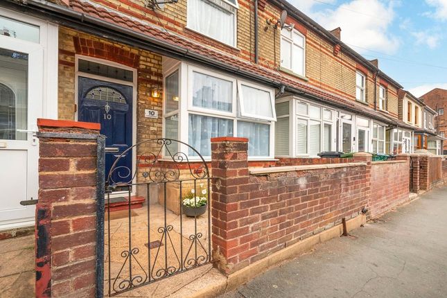 Terraced house for sale in Lowestoft Road, Watford, Hertfordshire