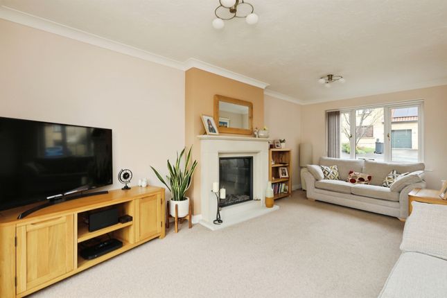 2, Sherwood Close, Doncaster photo 2