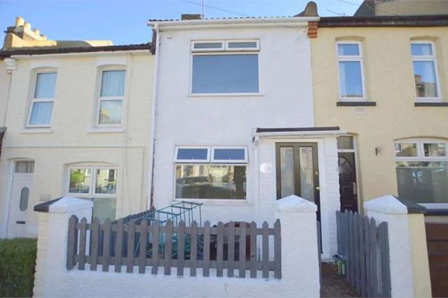 Thumbnail Property to rent in Gordon Road, Chatham, Kent