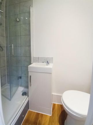 Room to rent in Shorncliffe Road, Folkestone