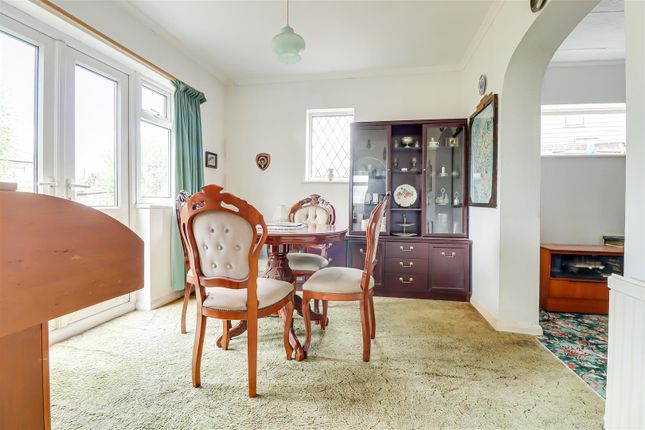 75, Bohemia Chase, Leigh-On-Sea photo 4