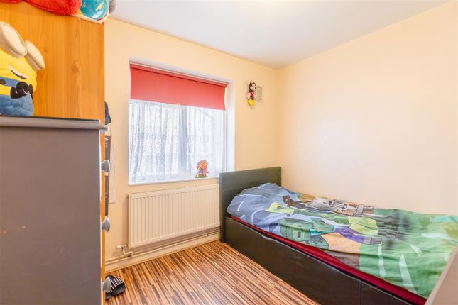 Flat for sale in Grove Bank, Grove Hill, Brighton
