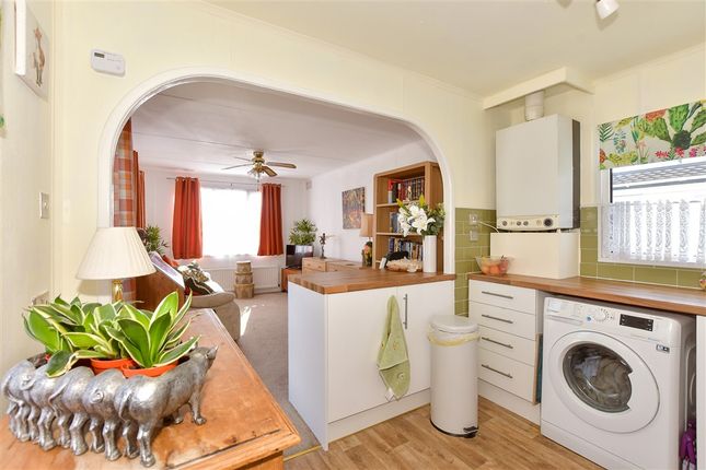Burmarsh Road, Hythe photo 4