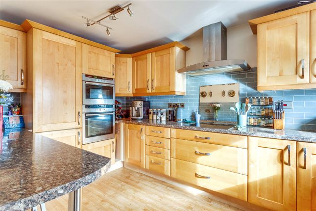 20, Coleridge Close, Berkshire photo 3