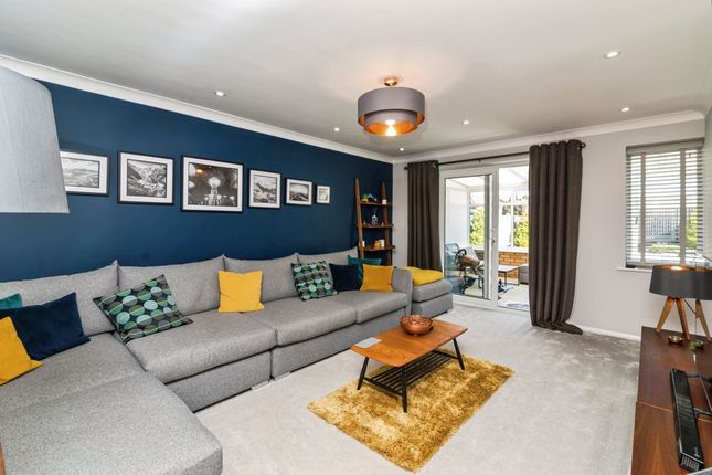 4, Douglas Close, Lowestoft photo 4