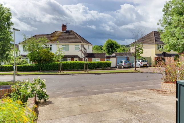 48, Hilley Field Lane, Leatherhead photo 4