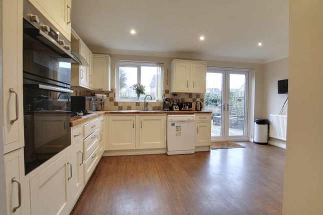 53, Farriers Gate, Chatteris photo 3