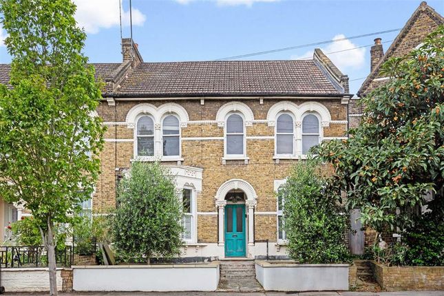 Thumbnail Flat for sale in Sunninghill Road, London