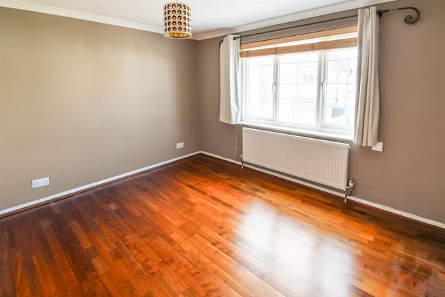 Terraced house to rent in Hurst Lane, East Molesey