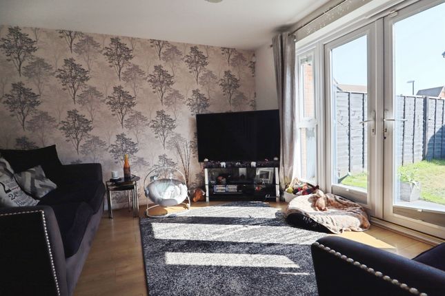 32, Baruc Way, Barry photo 2