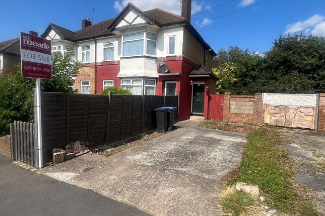 Thumbnail Maisonette for sale in Greenmoor Road, Enfield