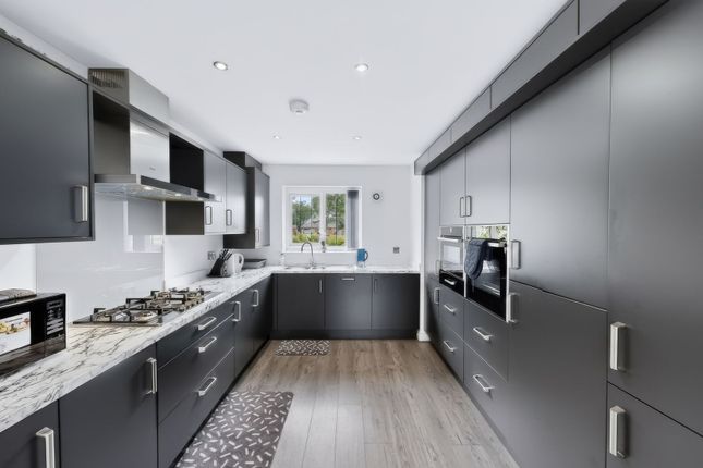 2 Pennine Mews, Bolton photo 4