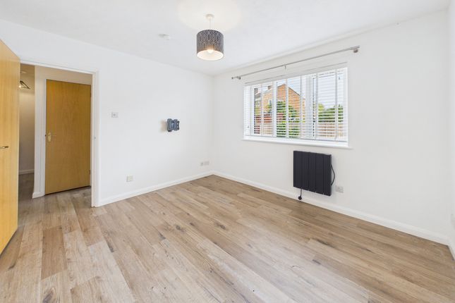 3, Shire Court, Adeyfield Road photo 4