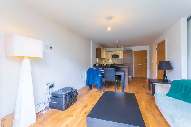 1-bed flat on 19 Denham House, 17, Park Lodge Avenue, West Drayton, £205,000