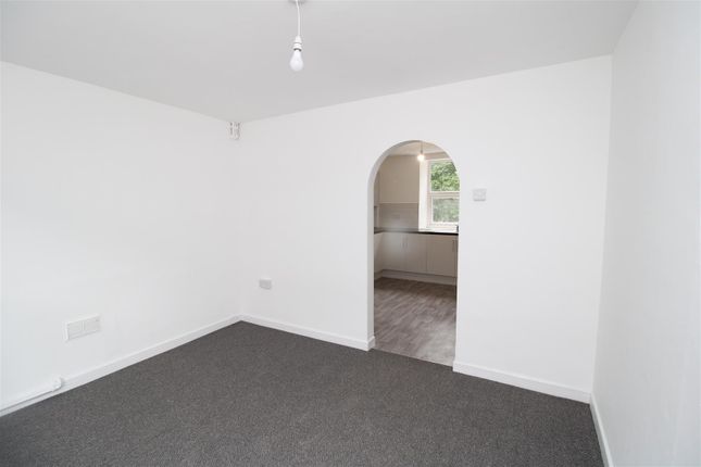 224, Tyntyla Road, Pentre photo 2