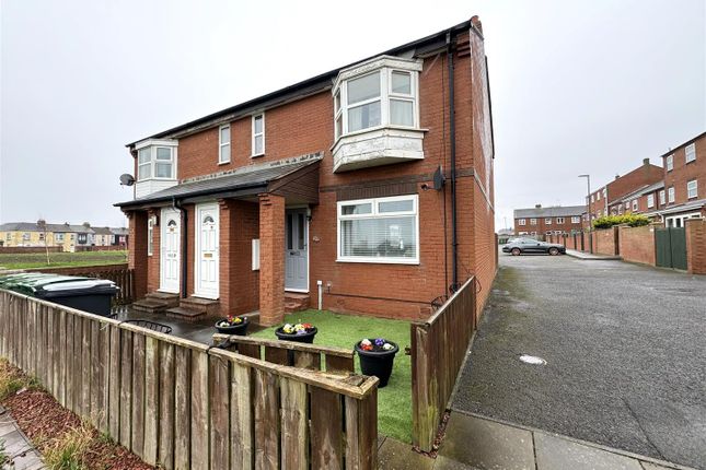 Flat to rent in Jacques Court, The Headland, Hartlepool