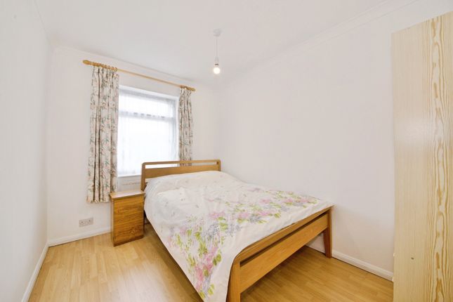 23, Aveley Road, Essex photo 3