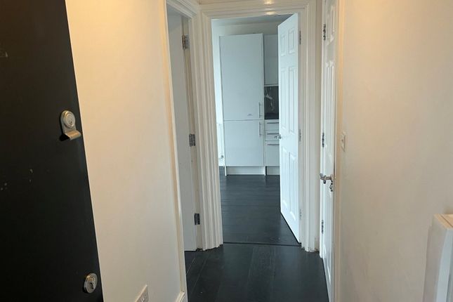 Mulberry Close, LUTON photo 2