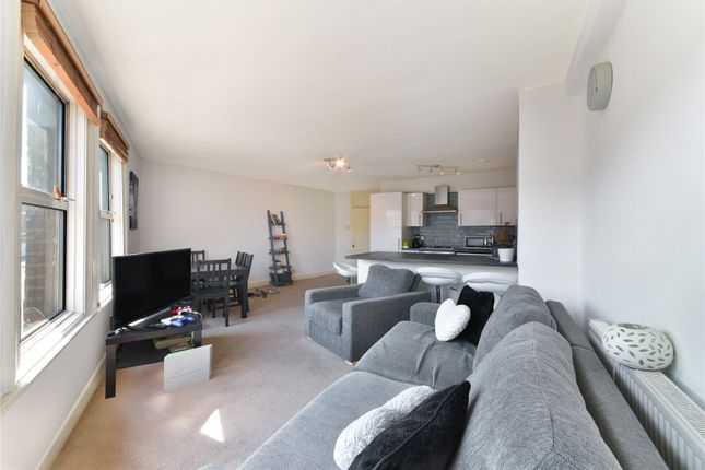 Thumbnail Flat to rent in Battersea Rise, London