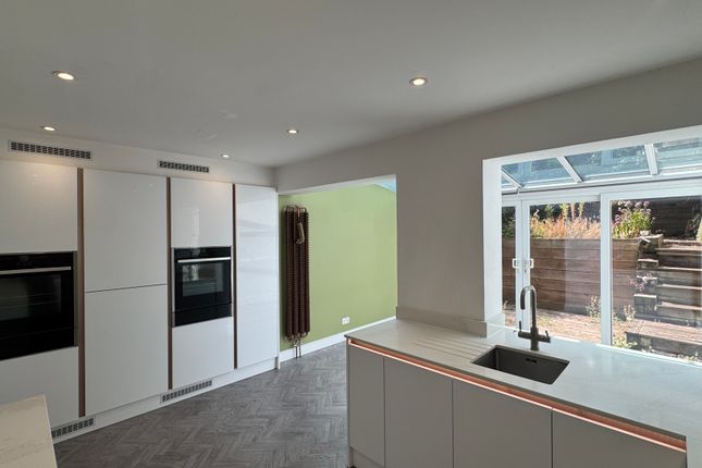 48, Bellingdon Road, CHESHAM photo 2