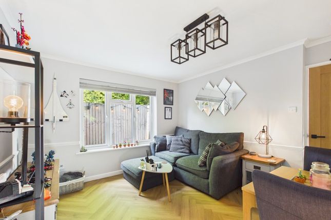 4, Queensbury Place, Blackwater photo 5