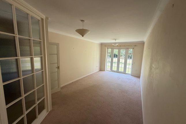 14, Hillside, Heath Road, Newmarket photo 2