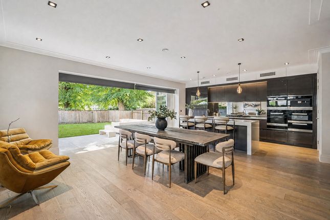 19, Egerton Drive, Isleworth photo 2