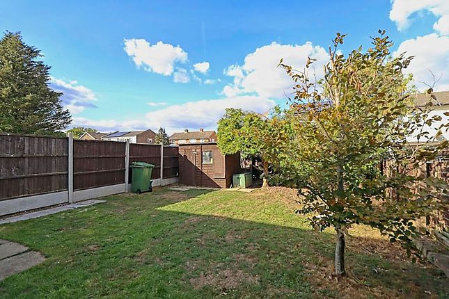 15, Richmond Road, Wickford photo 3