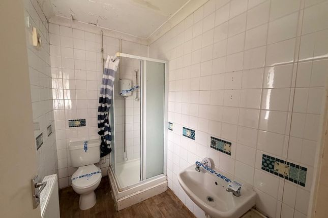 190 Winchester Avenue, Grimsby photo 2