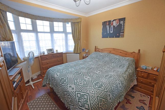Thumbnail Semi Detached Bungalow For Sale In Begonia Avenue Rainham Thumbnail Semi Detached Bungalow For Sale In Begonia Avenue Rainham