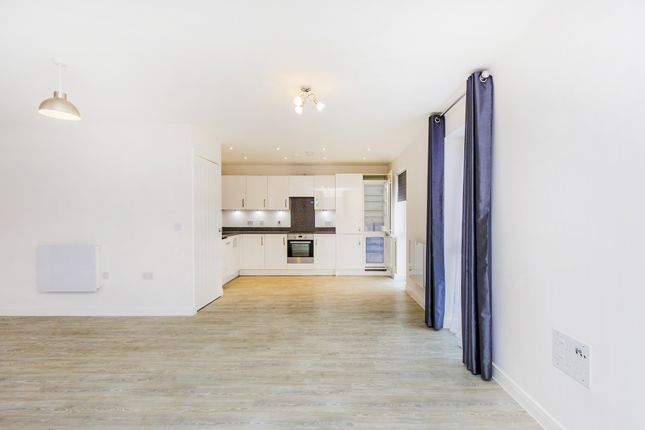Flat to rent in Green Oak House, Ark Avenue, Borehamwood