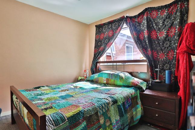 11, Aysgarth Place, Leeds photo 5