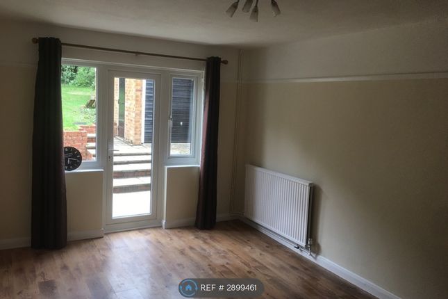 Cloonmore Avenue, Orpington photo 5
