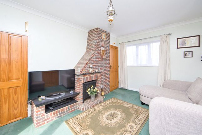 50, Mill Green, Sandwich photo 4