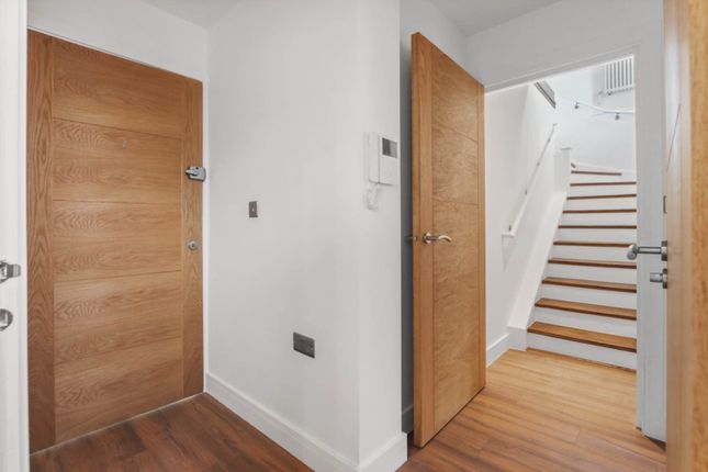 Flat 1,, Rye Road, Hoddesdon photo 5