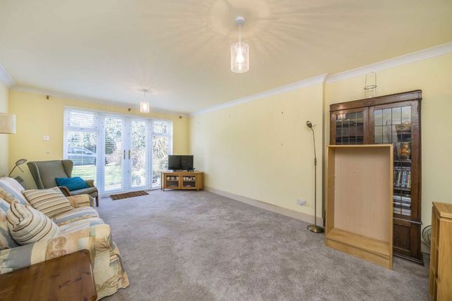 Flat 2, Belgravia House, 238, Kingston Road, Teddington photo 2