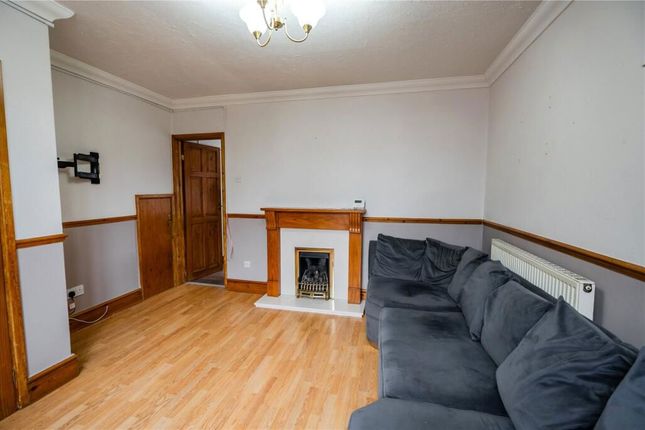 30, Walker Avenue, Grimsby photo 4