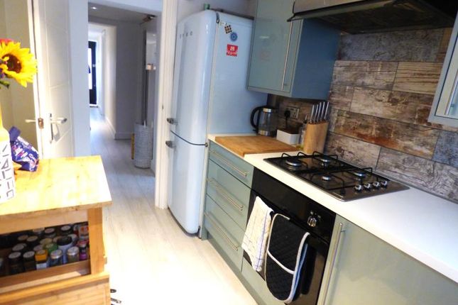 Flat to rent in Upland Road, London