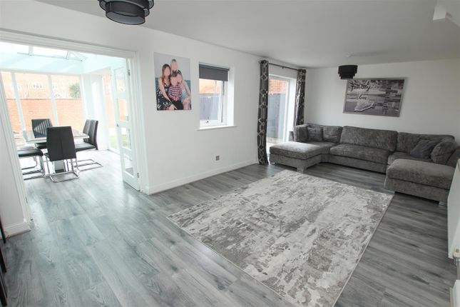 40, Bracken Way, Doncaster photo 2
