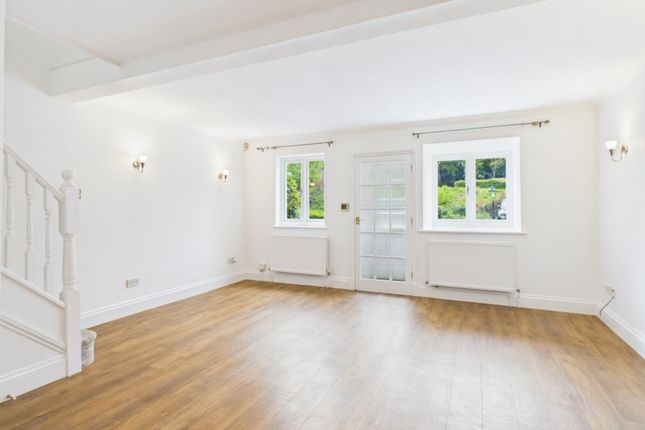 12, Thornhill Close, Buckinghamshire photo 2