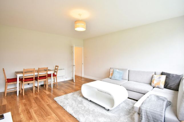 Flat for sale in South Norwood, London