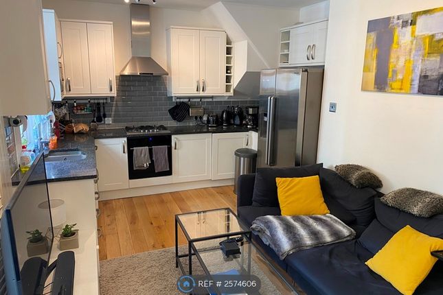 Living Room/Kitchen ~20'x11'