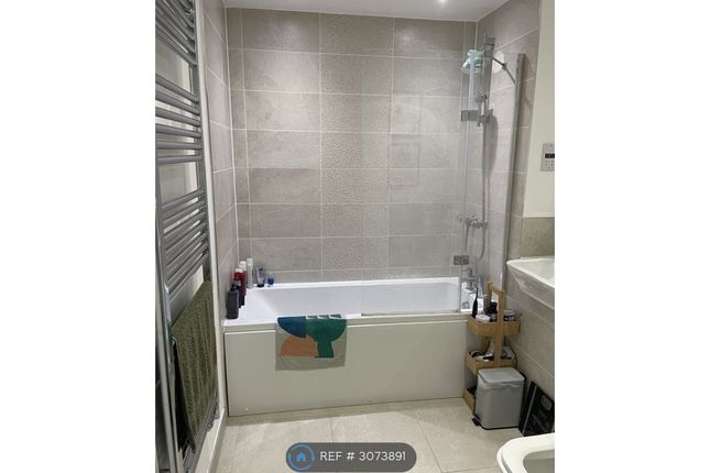 Flat, Bluenote Apartments Blyth Road, Hayes photo 5