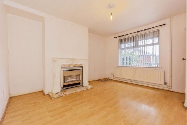 34, Broadbent Avenue, Ashton-under-Lyne photo 2