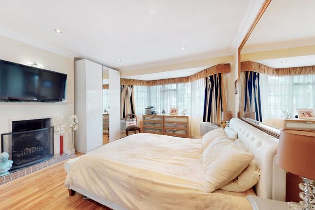 Thumbnail Semi-detached house for sale in Basing Hill, Golders Green