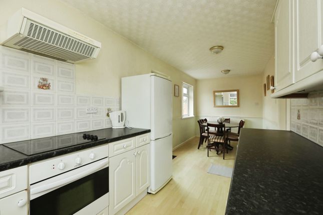 27, Autumn Drive, Rotherham photo 3